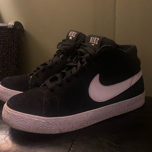 NIKE shoes